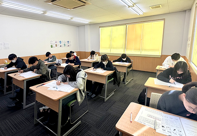 志望校合格に向けて。入試対策講座がおすすめです。