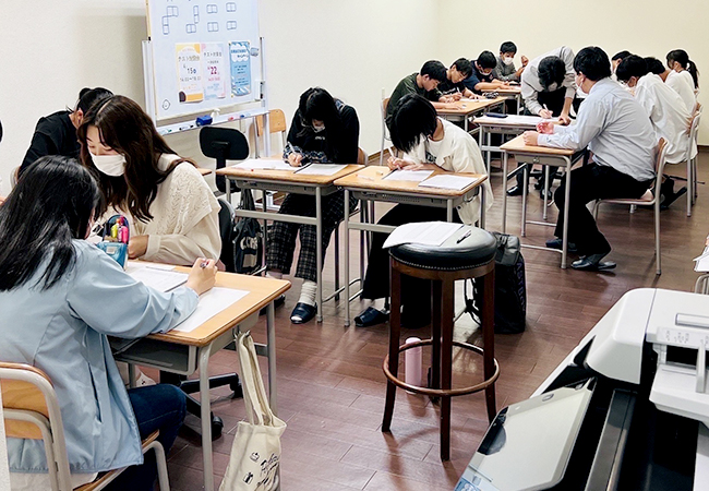 すぐそばに先生がいるので安心。集中力もアップ!