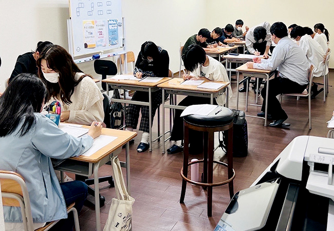 すぐそばに先生がいるので安心。集中力もアップ!