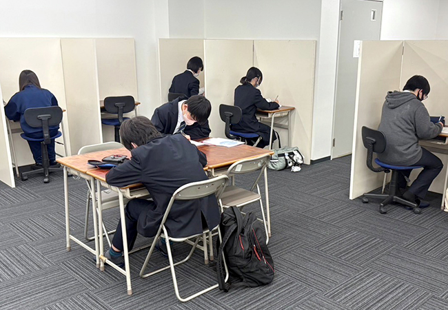 自習室は授業日以外でも使い放題☆